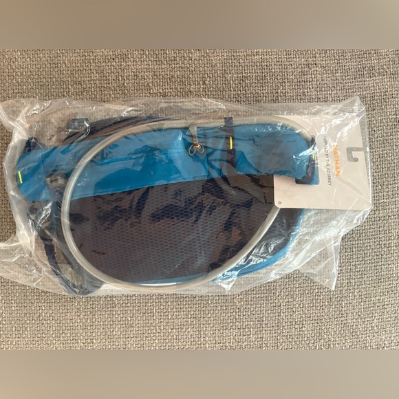 Nathan Limitless Sling 8L – Hydration Running Pack – NEW - Picture 12 of 12